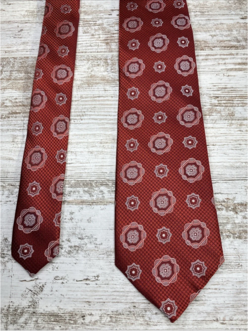 Bruno Piatelli Red Silk Tie Floral Medallion Pattern 100% Hand Made 58x3.5”